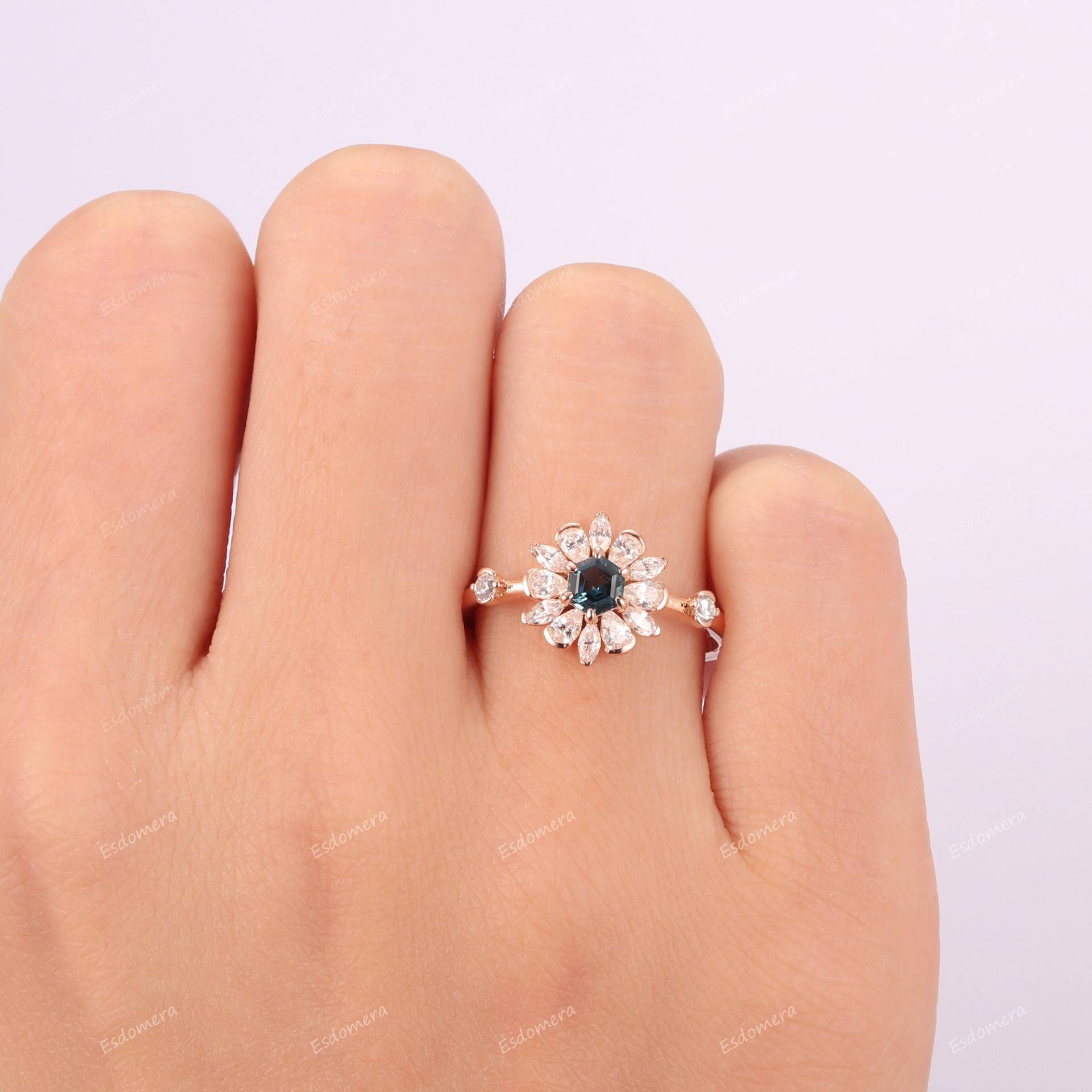Floral Halo Ring Für Frauen, Hexagon Cut 4mm London Blautopas Verlobungsring, Vintage Braut Jahrestagsgeschenk, Topas Ehering von Esdomera