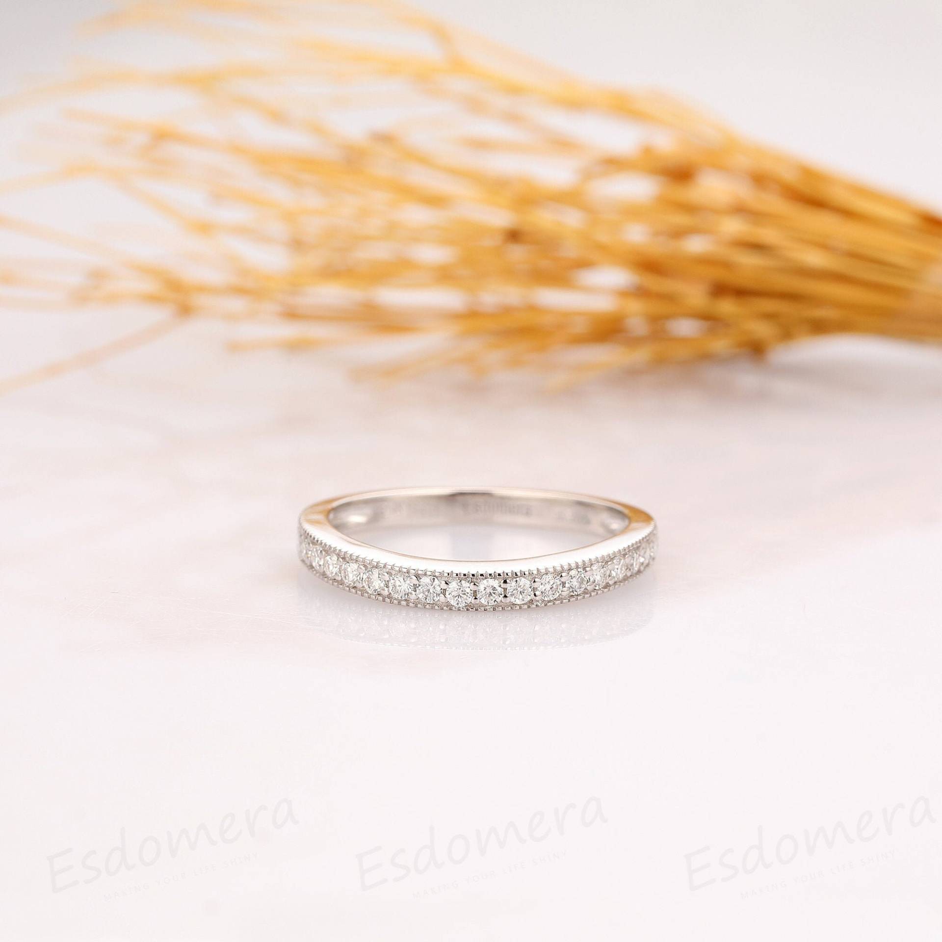 Gebogene Moissanite Ehering, 14 K Solide Weiß Gold Halbe Ewigkeit Passende Band, Tägliche Ring, Geschenk Für Frau von Esdomera