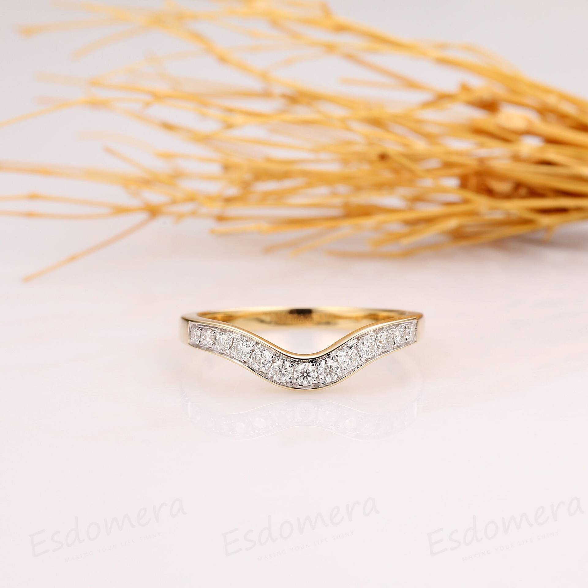 Geschwungener Moissanit Ehering, 14K Zweifarbiger Goldring, Vintage Ring, Versprechungsring Jahrestag Geschenk Für Sie, Braut Ehering von Esdomera