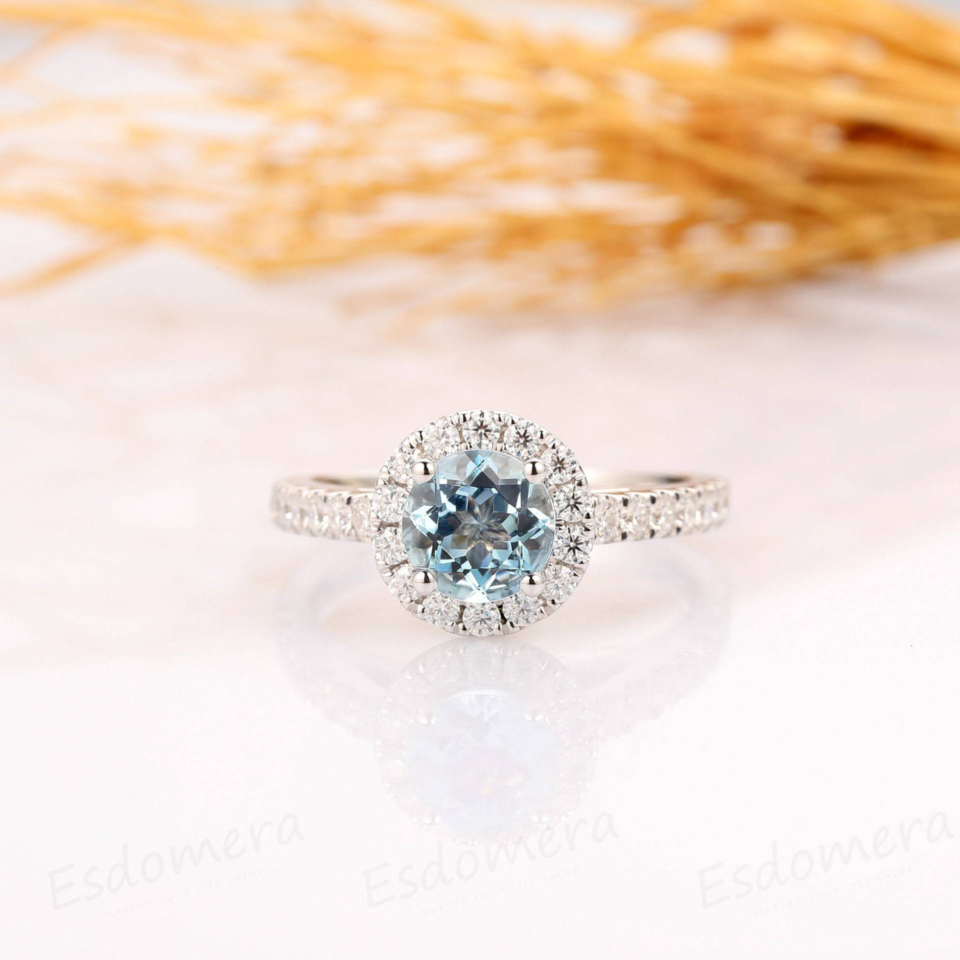 Halo Auqamarin Ring, Rund Geschnitten 6.5mm Natürlicher Edelstein Art Deco Aquamarin 14K Weißgold Verlobungsring, Versprechen Ring von Esdomera
