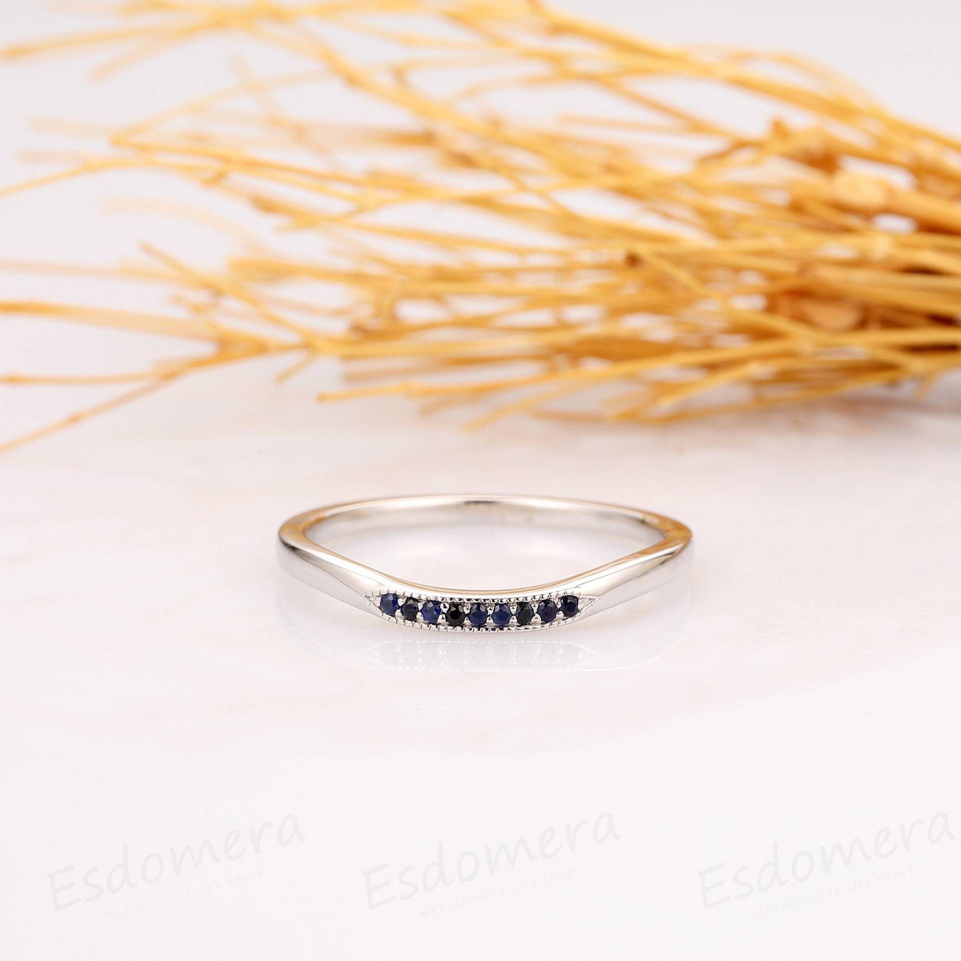 Natürlicher Blauer Saphir Ehering, 14K Massives Weißgold Gewölbtes Passendes Band, Stein Ring, Jahrestag Geschenk Für Sie, Täglicher Ring von Esdomera