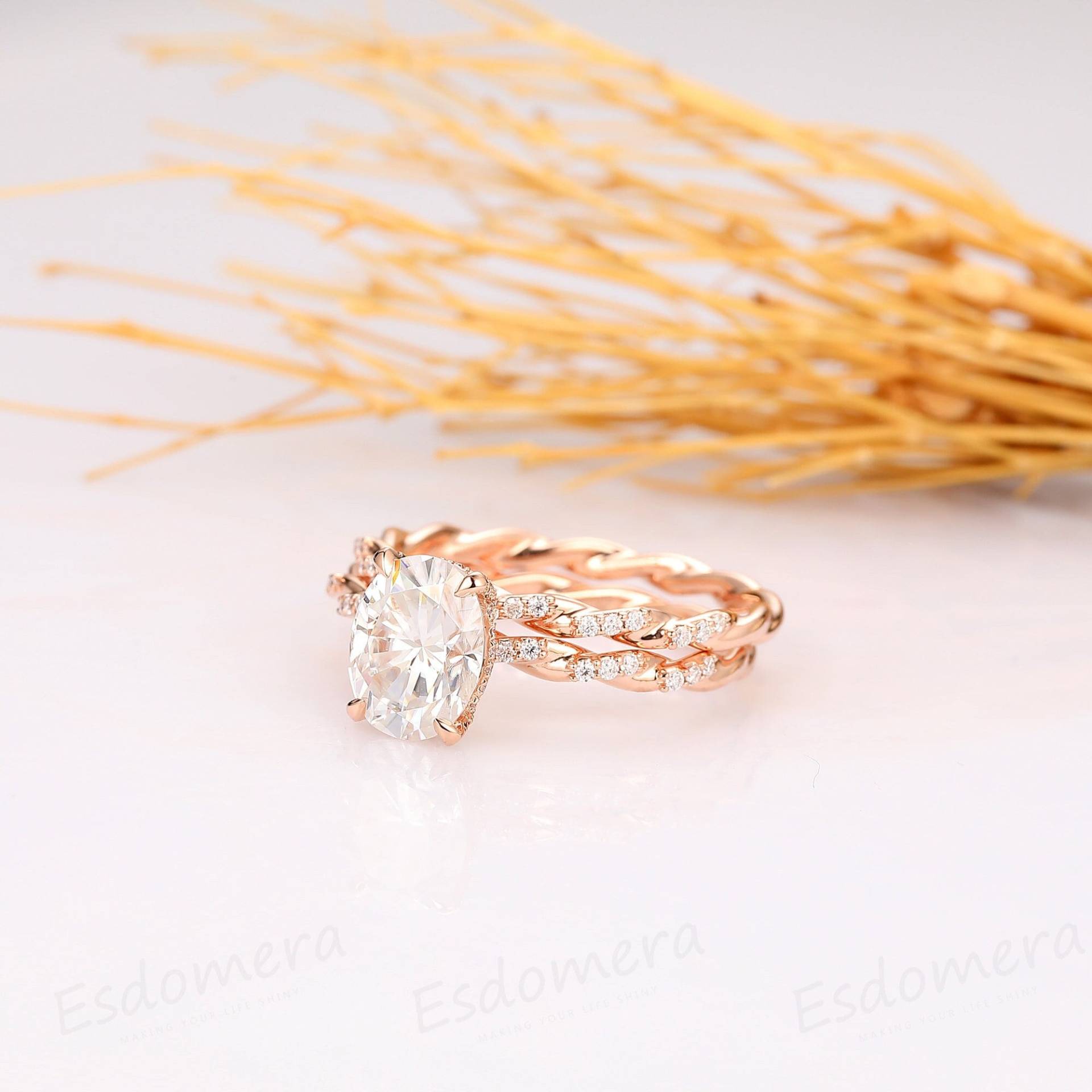 Solide 14K Rose Gold Oval Cut 7x9mm Moissanite Verlobungsring, Full Twist Band, Wunderschöne Braut Ehering, Versprechen Ring Jahrestagsgeschenk von Esdomera