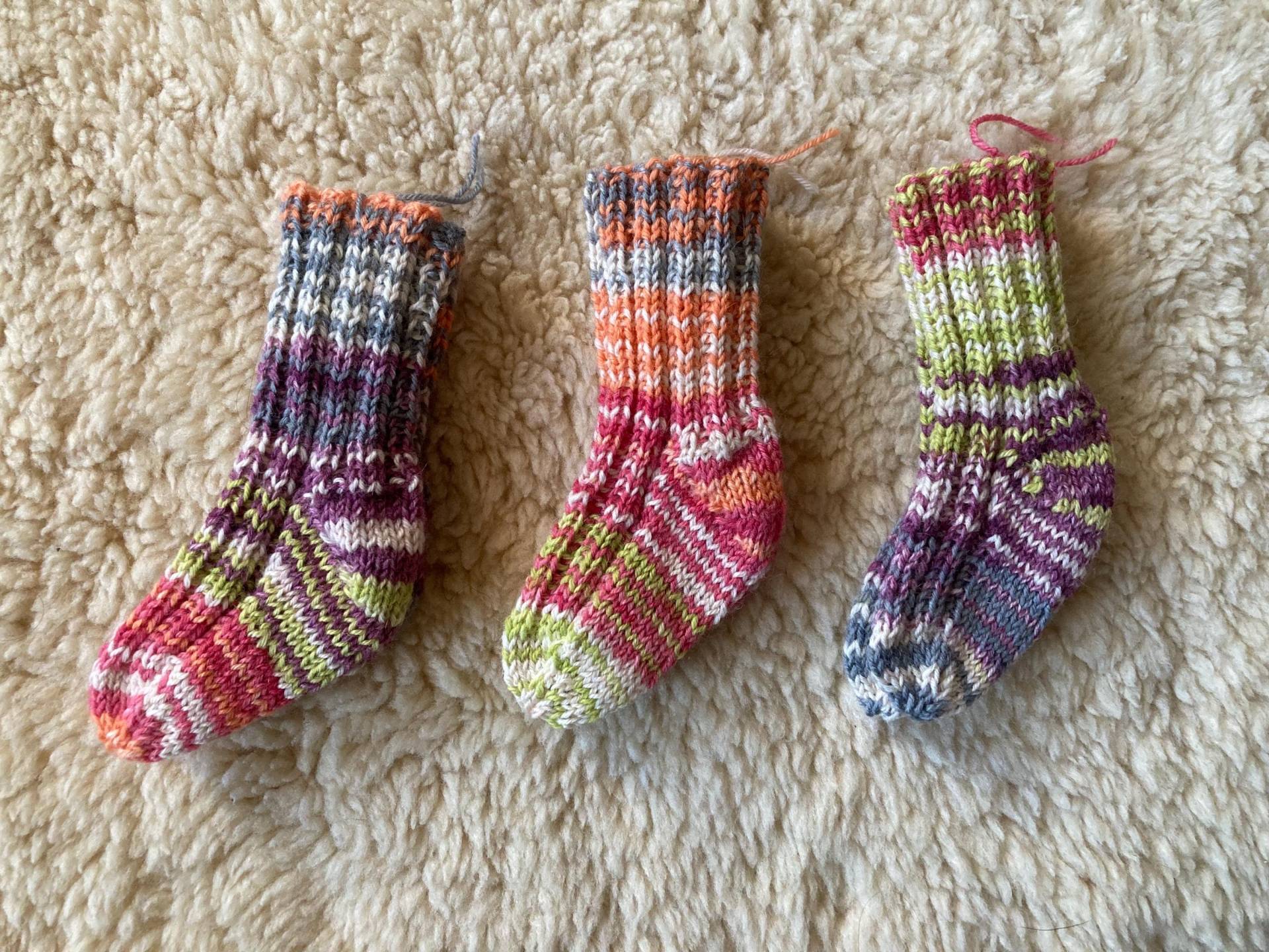 Ganz Weiche, Warme Und Feine Söckchen Für Neugeborene - 0-3 Monate. Aus Wolle-Seide, Jede Jahreszeit Beste Hautverträglichkeit von Eselcompany