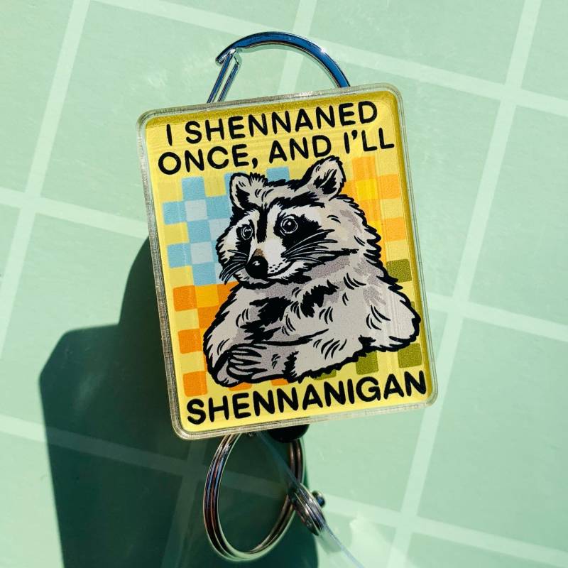 Lustiges Abzeichen Buddy Waschbär Kartenhalter Apotheken-Abzeichen-Reel Lustiges Ausweis-Reel Rn Geschenk Krankenschwester Coworker Niedlicher von EskaandtheAlpenglow