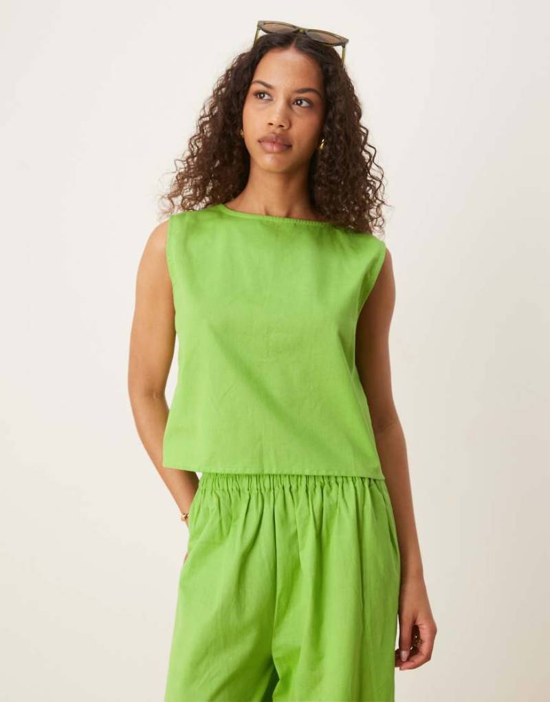 Esmee - Exclusive - Cropped Strandoberteil in grüner Leinenoptik von Esmée