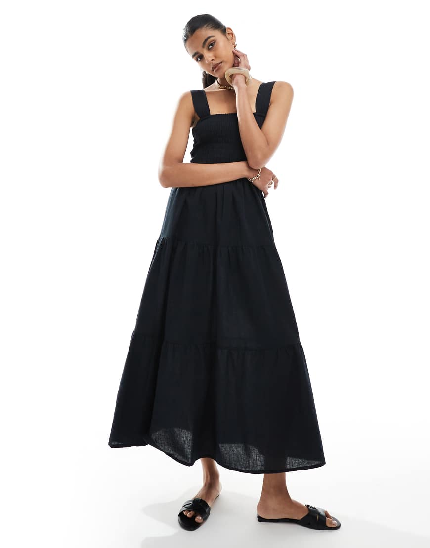 Esmee - Exklusives Maxi-Sommerkleid in Schwarz mit gesmokter Taille von Esmée