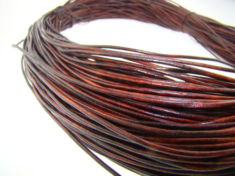esnado Lederband 1,5 mm - Echt Leder - Antik Dunkelbraun esnado Lederband 1,5 mm - Echt Leder - Antik Dunkelbraun von Esnado