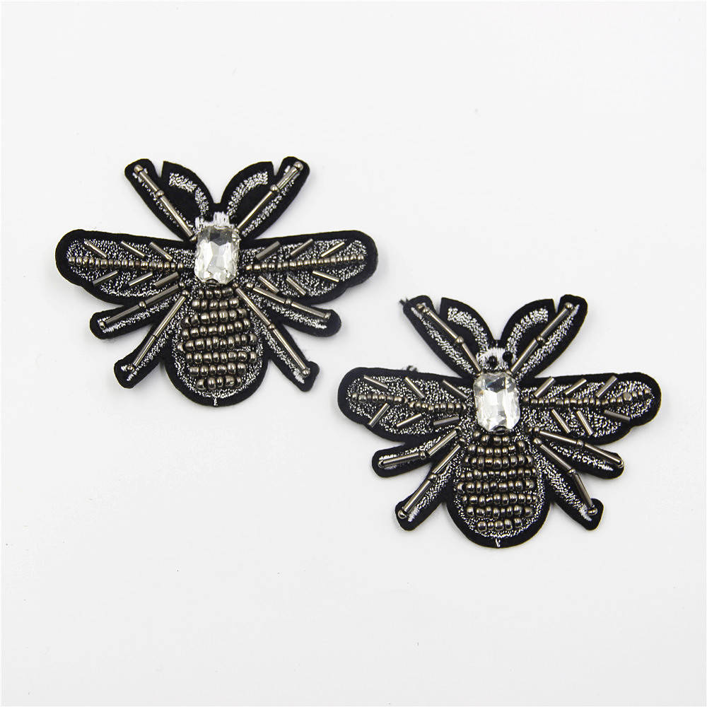 Zwei Stück Biene Aufnäher Perlenbestickte Applikation Zum Nähen Auf Kleidungsstück von EsonfashionI