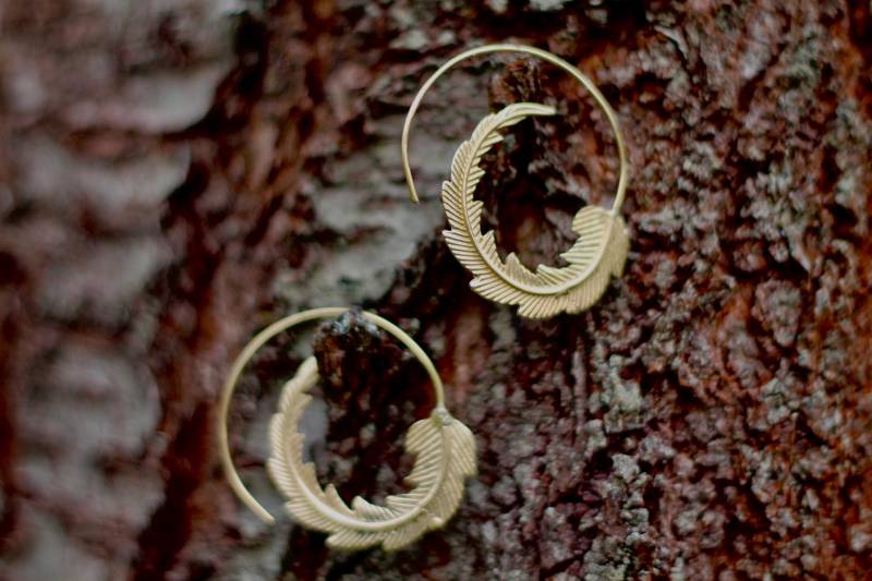 Goldene Blätter Spirale, Nickelfrei & Bleifrei, Messingschmuck Goldene Blätter Spirale, Nickelfrei & Bleifrei, Messingschmuck von EssenceofZasi