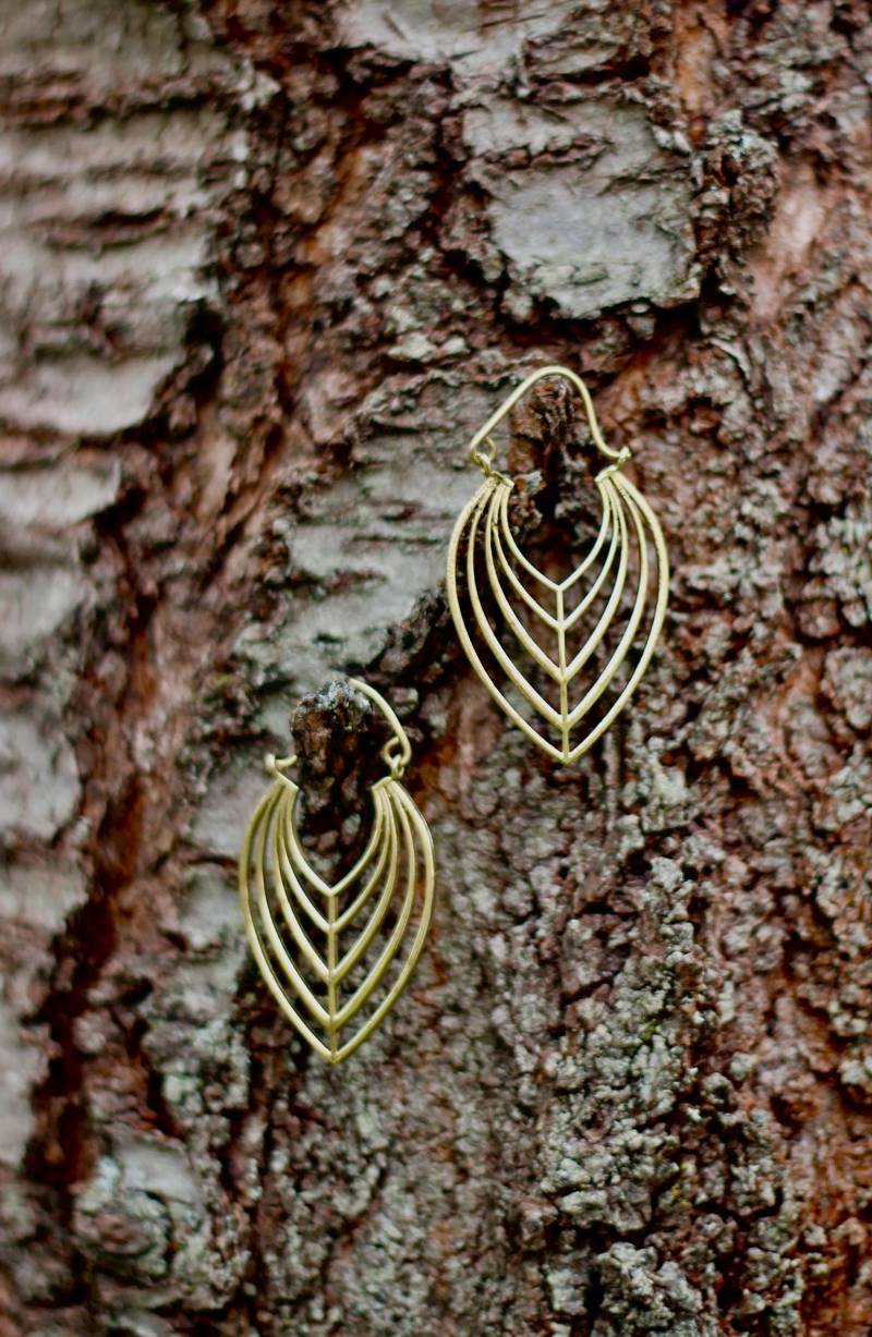Goldene Oval Ohrringe, Messingohrringe, Nickelfreie Ohrringe Goldene Oval Ohrringe, Messingohrringe, Nickelfreie Ohrringe von EssenceofZasi