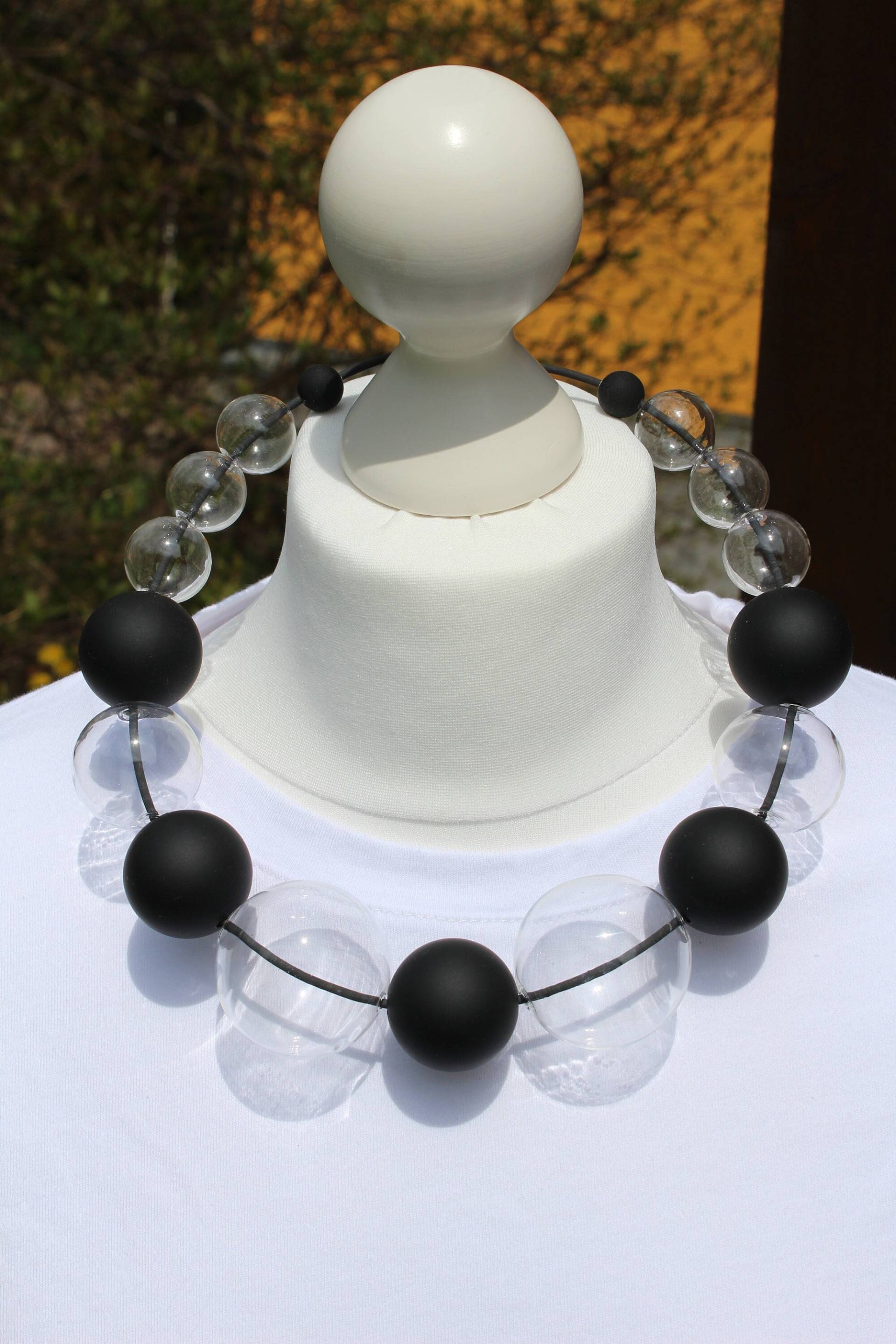 Klare Schwarze Oversized Perlen Aus Hohlen Glaskugeln Und Gefrosteten Acrylperlen Klare Schwarze Oversized Perlen Aus Hohlen Glaskugeln Und Gefrosteten Acrylperlen von EsseniaBoutique