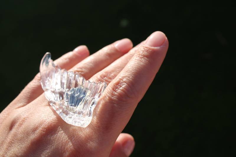 Klarer Transparenter Ring Lucite Vogelflügel, Statement Schmuck von EsseniaBoutique