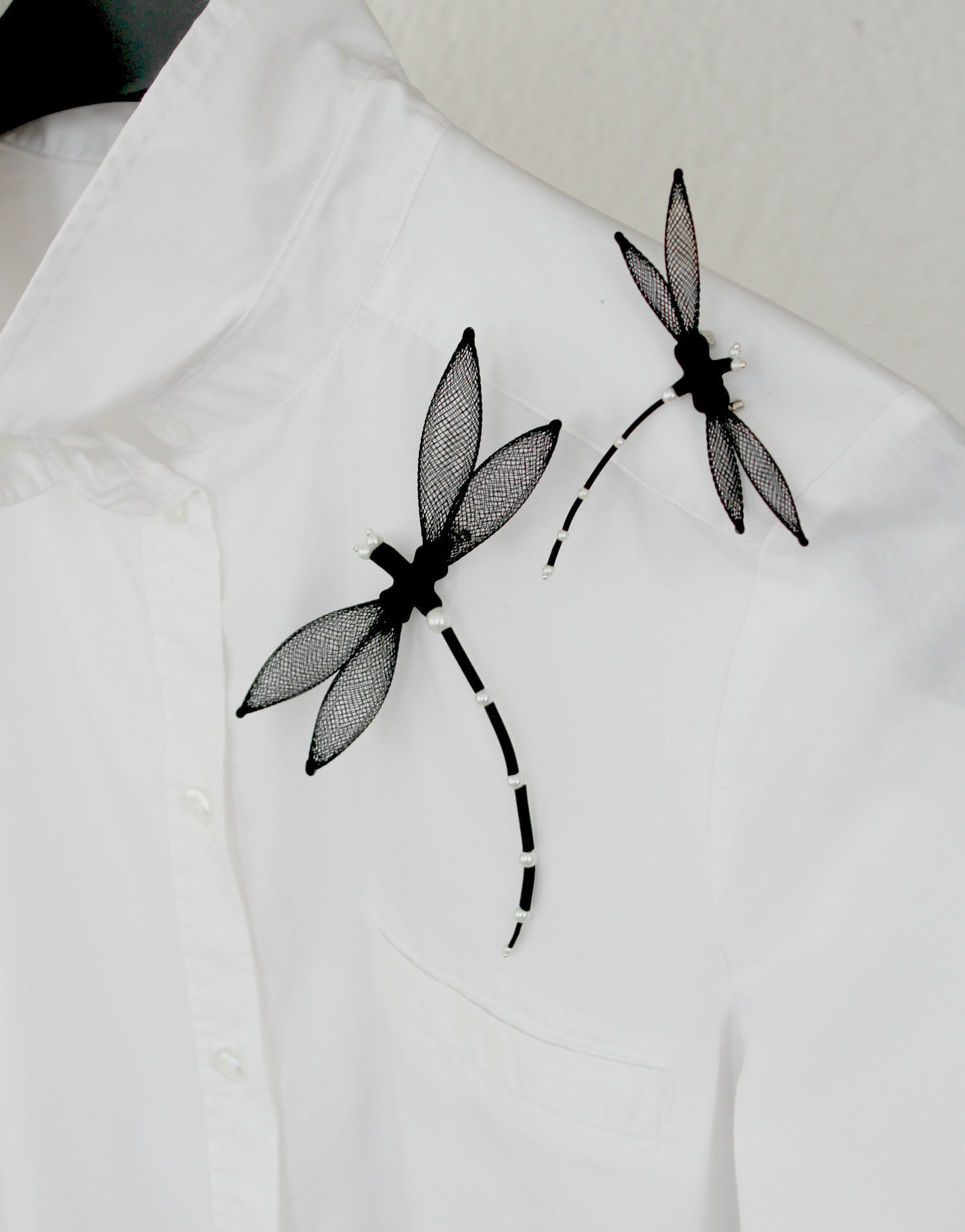 Schwarze Brosche Libelle Nylon Netzperlen Schwarzer Schmuck Gummischmuck Set Perlenschmuck Zeitgenössisch Schwarze Brosche Libelle Nylon Netzperlen Schwarzer Schmuck Gummischmuck Set Perlenschmuck Zeitgenössisch von EsseniaBoutique