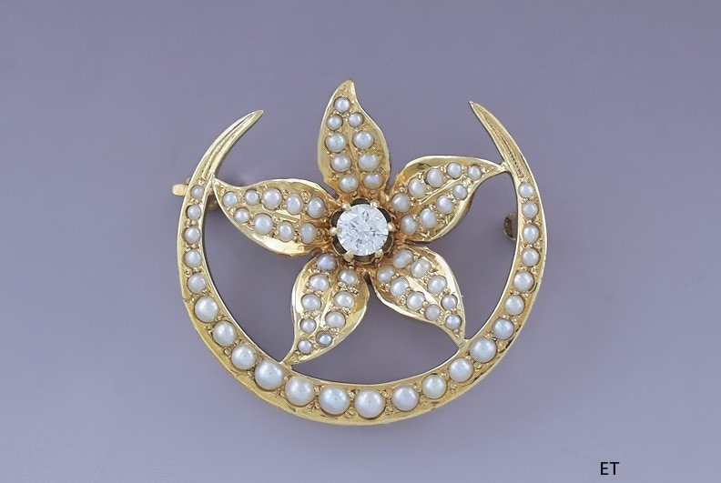 Antike C1910 14K Gold Natürliche Perle Diamant Blume Crescent Moon Pin Brosche von EssexRiverAntiques