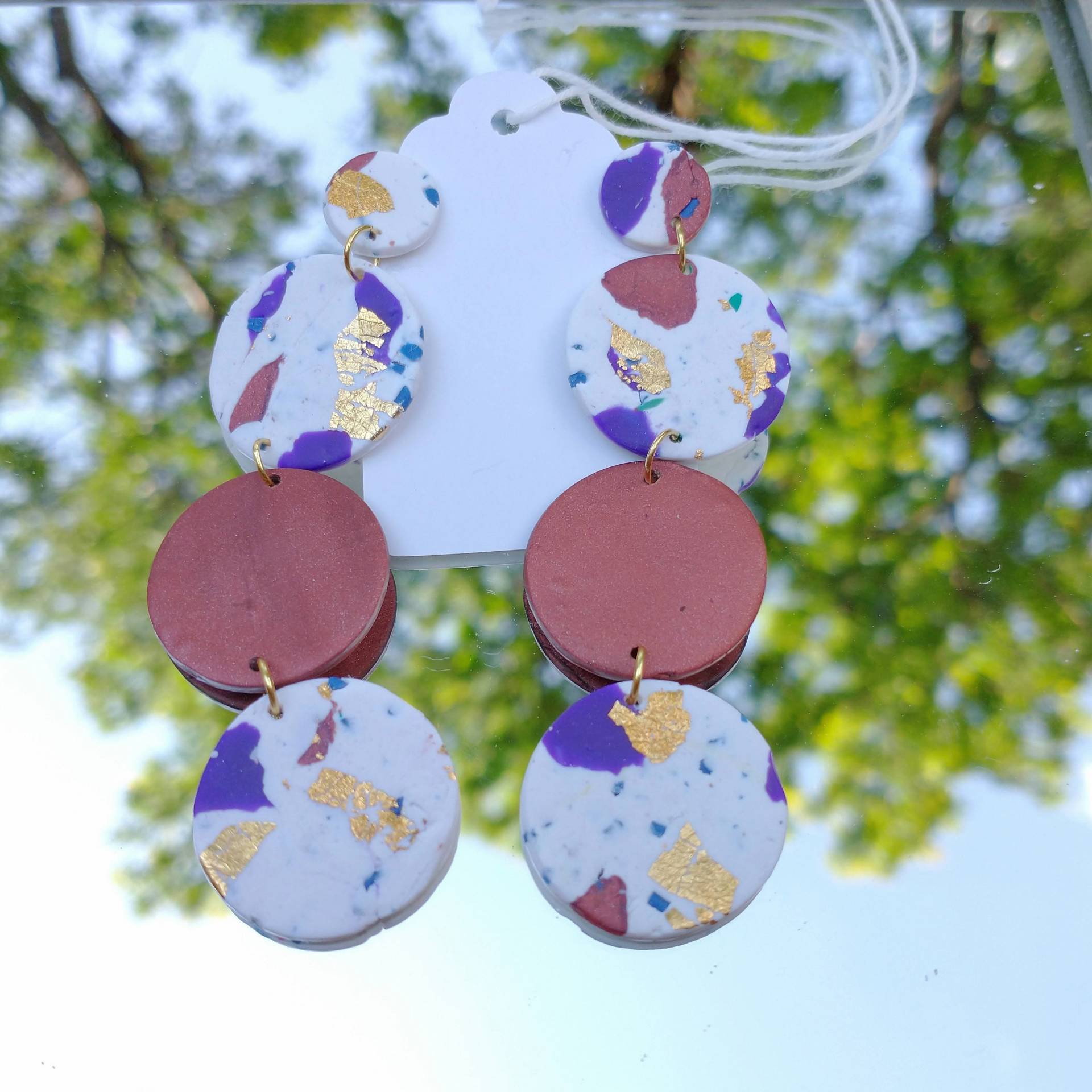 Weiß, Lila Und Gold Faux Terrazzo Polymer Clay Statement Ohrringe, Hypoallergen, Nickelfrei, Sculpey Weiß, Lila Und Gold Faux Terrazzo Polymer Clay Statement Ohrringe, Hypoallergen, Nickelfrei, Sculpey von EssieSeri
