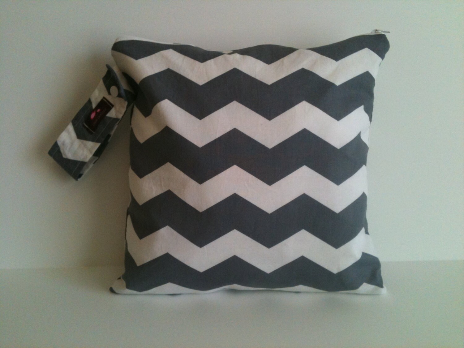 Chevron Wet Bag Stofftasche, Windeltasche, Badeanzug, Oder Strandtasche Chevron Wet Bag Stofftasche, Windeltasche, Badeanzug, Oder Strandtasche von Essiedesigns
