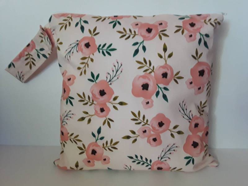 Peach Rose Wet Bag Stofftasche, Windeltasche, Kosmetiktasche, Kosmetiktasche Peach Rose Wet Bag Stofftasche, Windeltasche, Kosmetiktasche, Kosmetiktasche von Essiedesigns