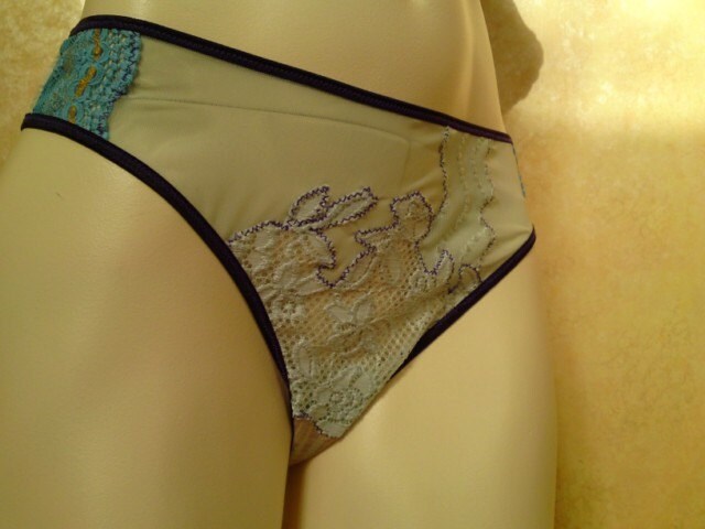 Babyblaues Netz Mit Spitzenthong von Essign