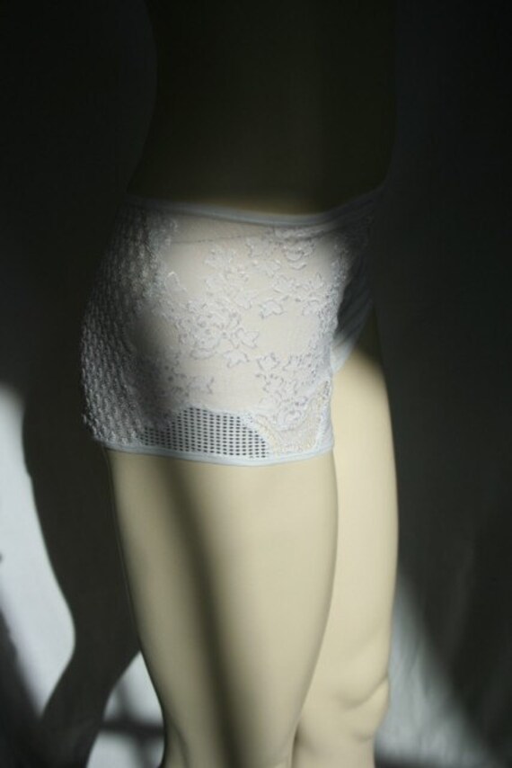 Jungfrau Weiß Hipster von Essign