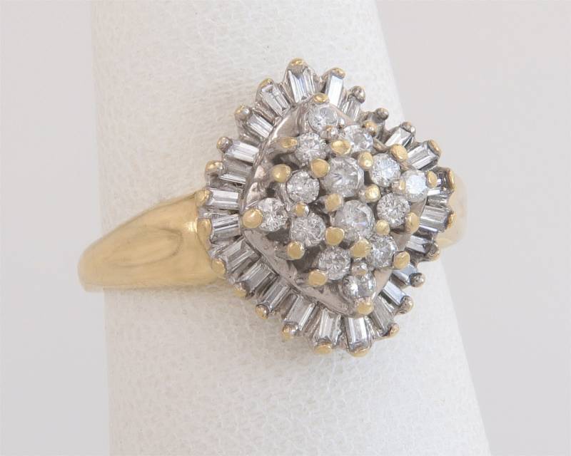 14K Gelbgold .75Ct Echte Diamant-Cluster-Dinner-Cocktail-Ring Größe 6, 75 von EstateAntiqueJewelry