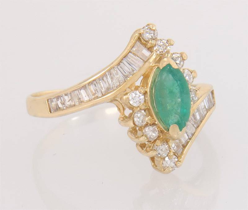 14K Gelbgold 1.36 Karat Echter Diamant & Smaragd Im Marquise-Schliff Dinner Ring Größe 8 von EstateAntiqueJewelry