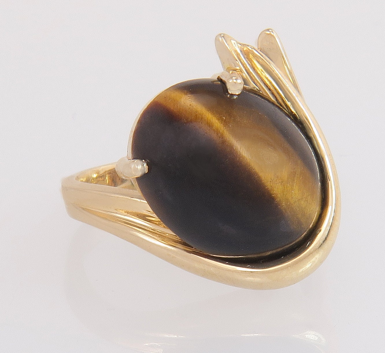 14K Gelbgold 7.50Ct Tigerauge Edelstein Dinner Ring Größe 7.75 von EstateAntiqueJewelry