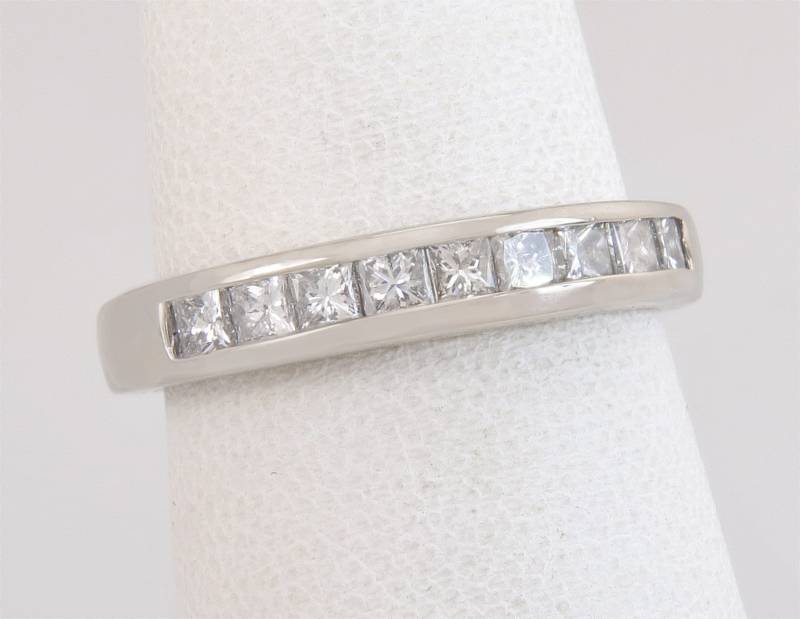 14K Weißgold .50Ct Channel Set Princess Cut Diamant Ehering Ring Größe 6, 5 von EstateAntiqueJewelry
