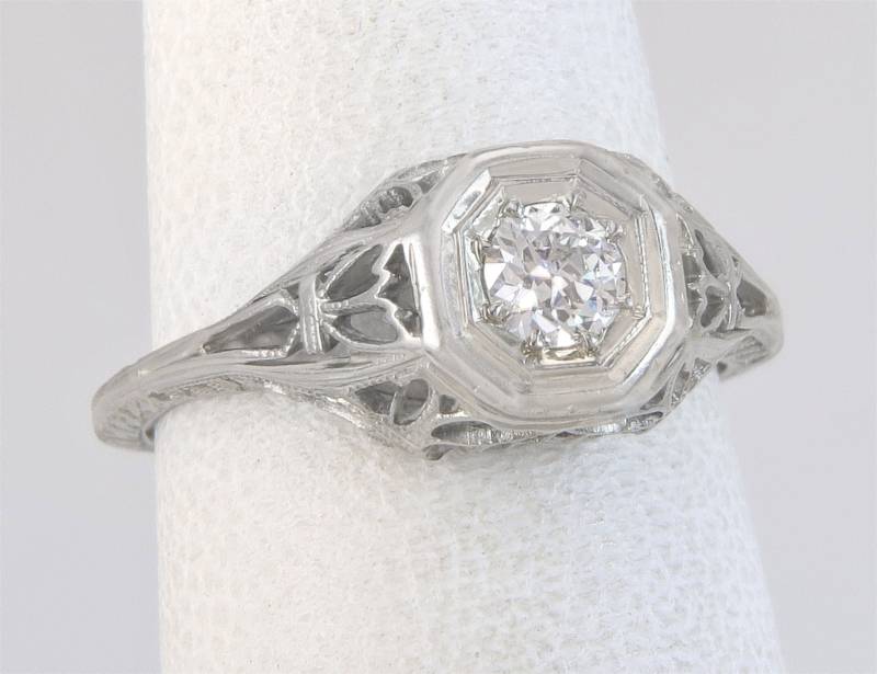 Antike .14Ct Diamant 18K Weißgold Art Deco Filigrane Verlobungsring Größe 4 von EstateAntiqueJewelry