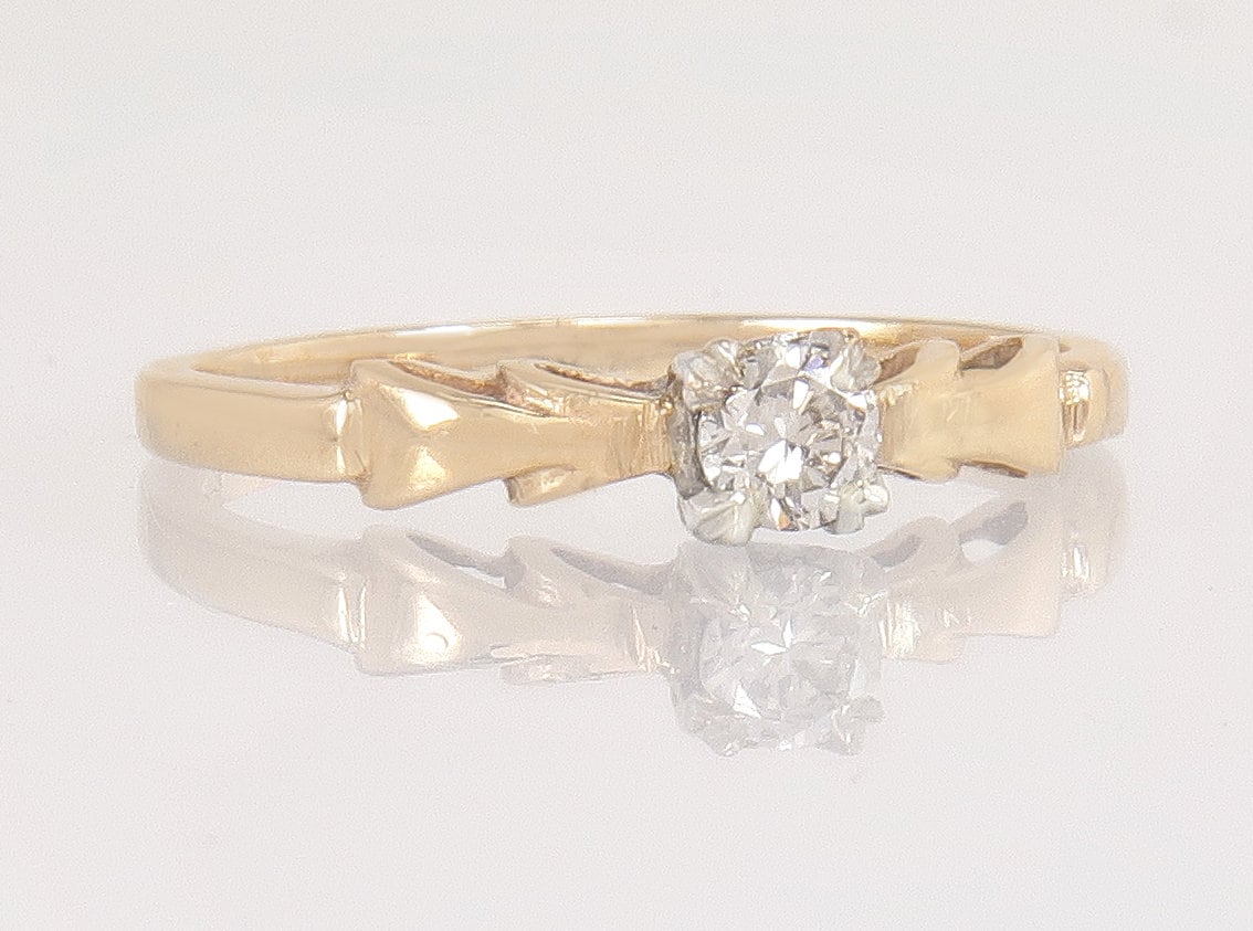 Antike .15Ct Champagner Diamant 14K Gelbgold Art Deco Verlobungsring Gr. 5.25 von EstateAntiqueJewelry