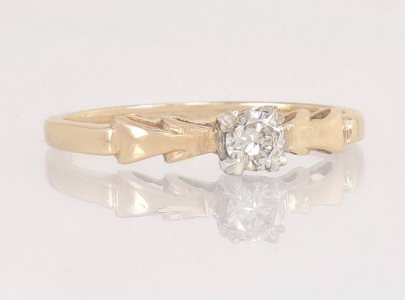 Antike .15Ct Champagner Diamant 14K Gelbgold Art Deco Verlobungsring Gr. 5.25 von EstateAntiqueJewelry