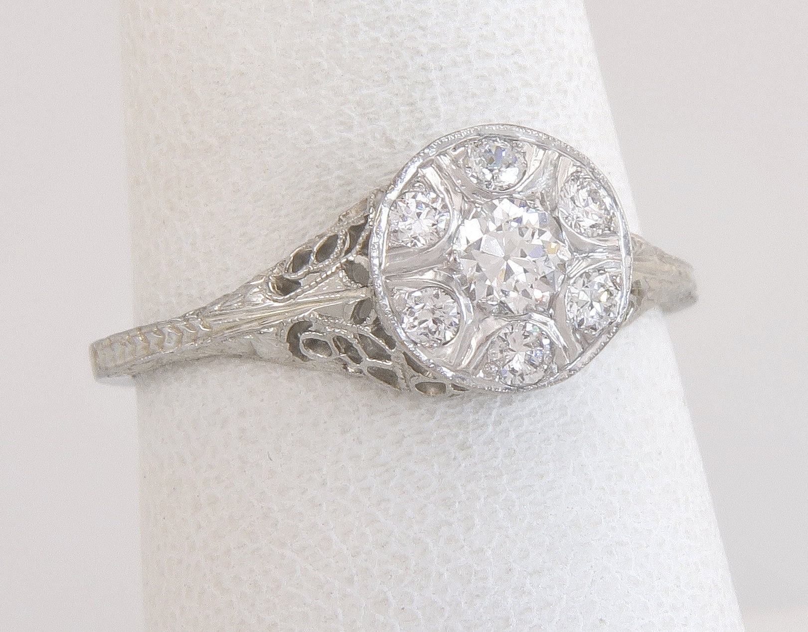 Antike .24Ct Echter Diamant 18K Weißgold Art-Deco-Verlobungsring Größe 7, 75 von EstateAntiqueJewelry
