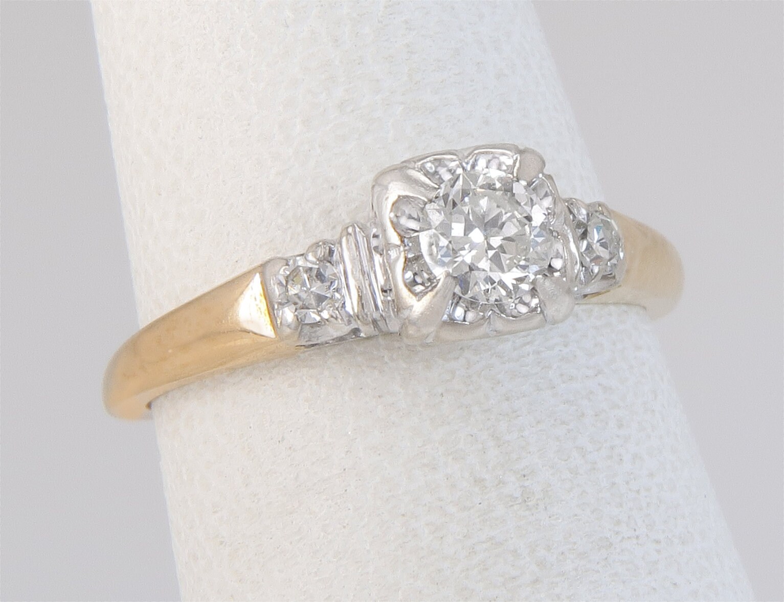 Antike .27Ct Echter Diamant 14K Zweifarbiges Gold Art-Deco-Verlobungsring Größe 5 von EstateAntiqueJewelry
