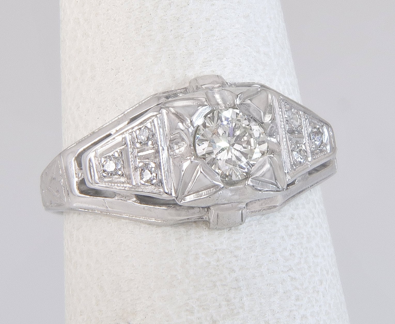 Antike .32Ct Echter Diamant 18 Karat Weißgold Art-Deco-Verlobungsring Größe 4, 75 von EstateAntiqueJewelry