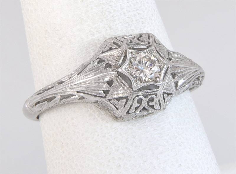 Antike 14K Weißgold .17Ct Echter Diamant Art-Deco-Verlobungsring Größe 8, 75 von EstateAntiqueJewelry