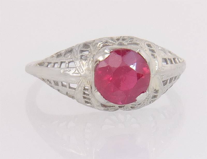 Antike 14K Weißgold 1.00Ct Rubin Art Deco Filigrane Verlobungsring Größe 6, 25 von EstateAntiqueJewelry