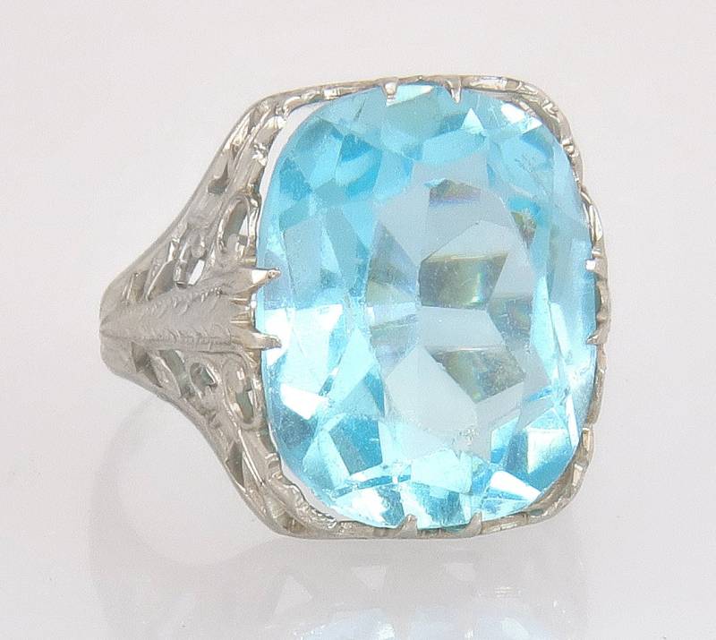Antike 14K Weißgold 8.00Ct Blautopas Art Deco Filigree Dinner Ring Größe 4 von EstateAntiqueJewelry