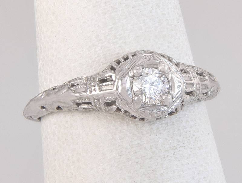 Antike 14K Weißgold Blume .12Ct Echter Diamant-Verlobungsring Größe 5, 75 von EstateAntiqueJewelry