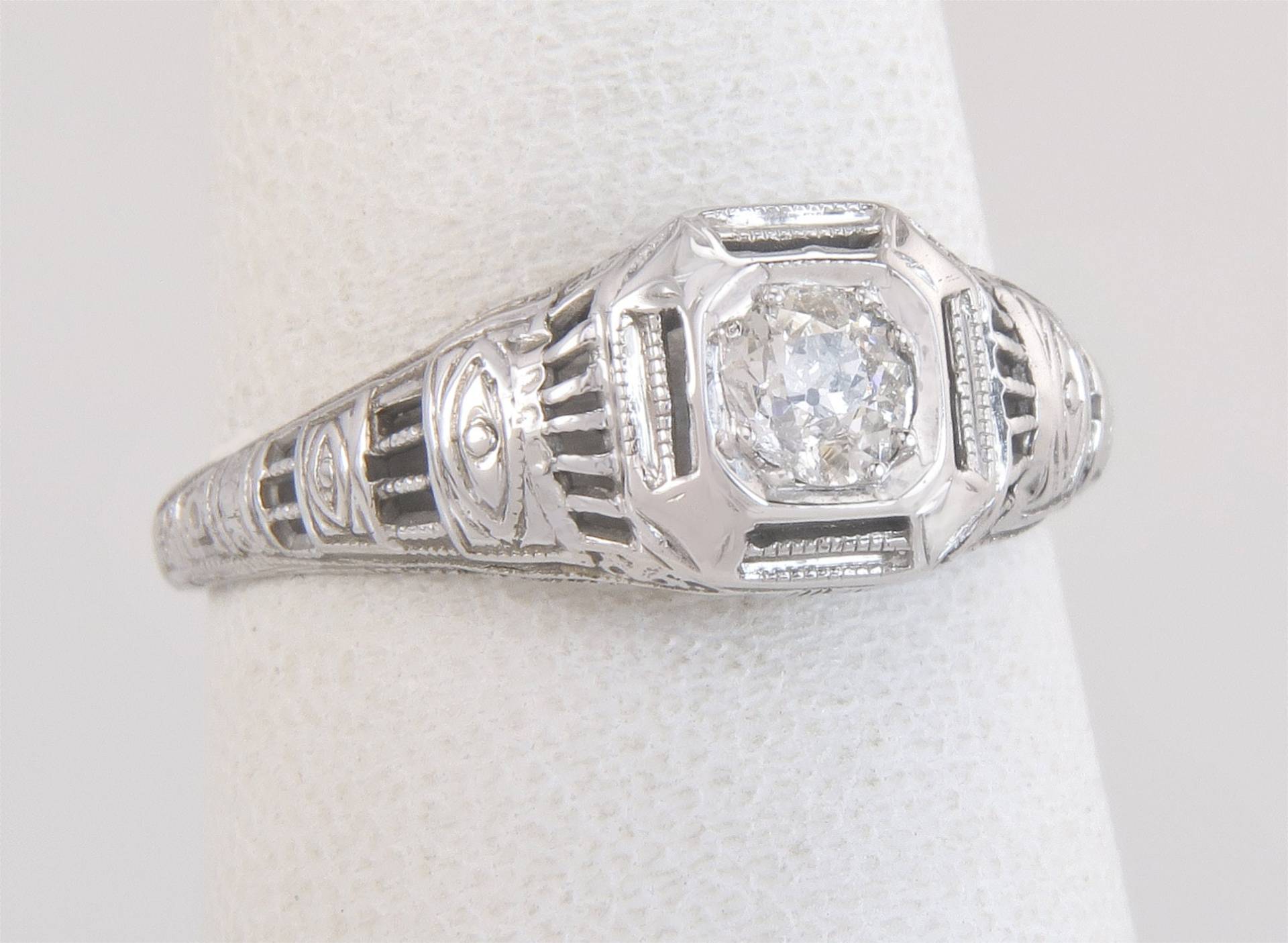 Antike 18K Weißgold .20Ct Echter Diamant Art-Deco-Verlobungsring Größe 6, 75 von EstateAntiqueJewelry