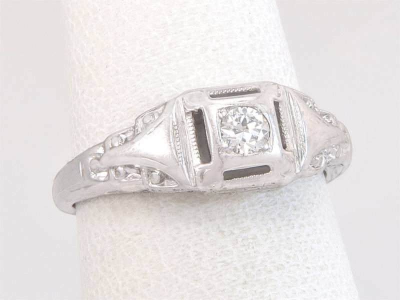 Antike Art-Deco .10Ct Echter Diamant 18K Weißgold Verlobungsring Größe 5, 5 von EstateAntiqueJewelry