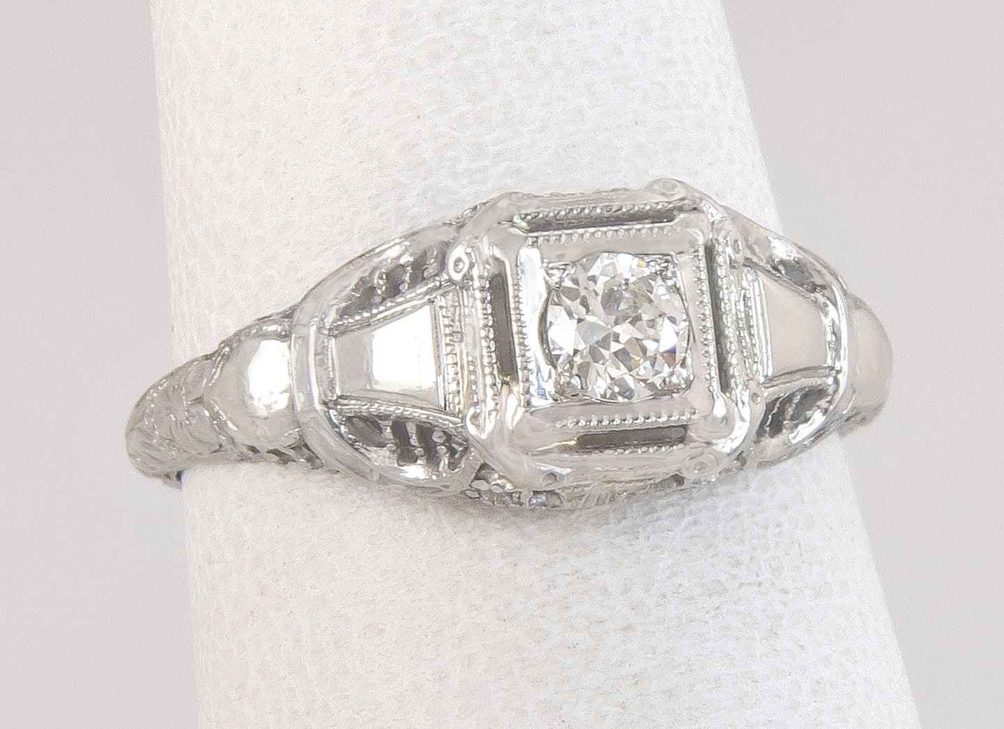 Antike Art-Deco .12Ct Echter Diamant 18K Weißgold Verlobungsring Größe 5, 75 von EstateAntiqueJewelry