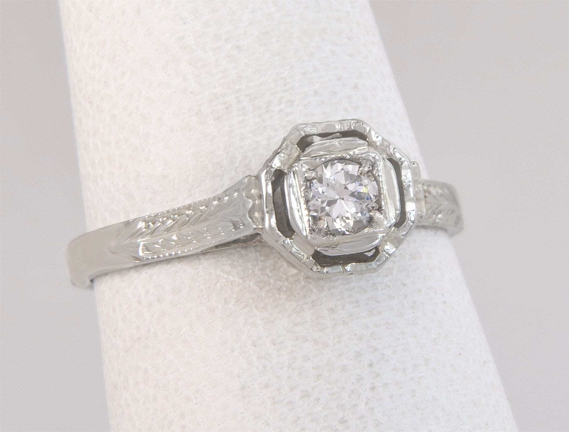 Antike Art-Deco-18K Weißgold .12Ct Echten Diamant-Verlobungsring Größe 6, 25 von EstateAntiqueJewelry