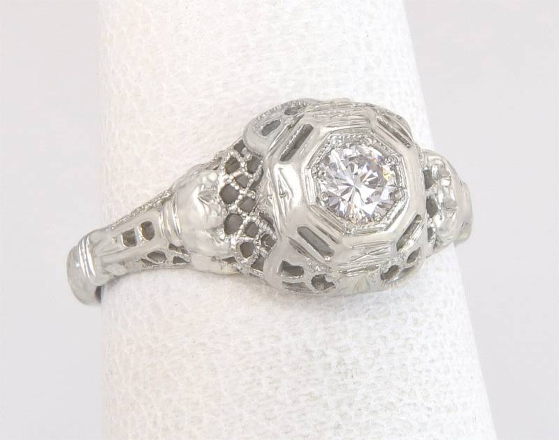 Antike Art-Deco-18K Weißgold .12Ct Echter Diamant-Verlobungsring Größe 5, 25 von EstateAntiqueJewelry
