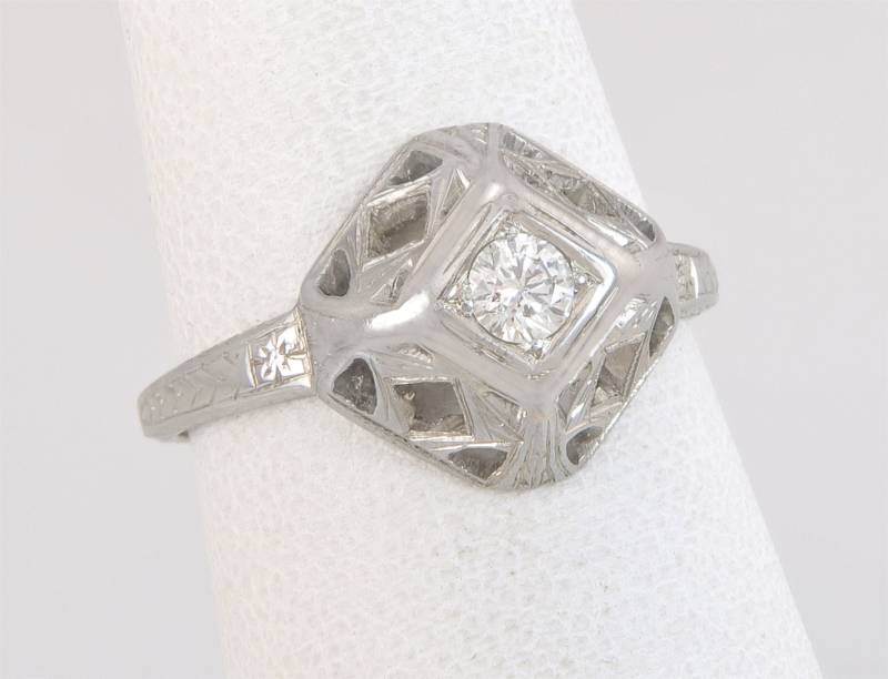 Antike Art-Deco 18K Weißgold .14Ct Echter Diamant Verlobungsring Größe 6, 5 von EstateAntiqueJewelry