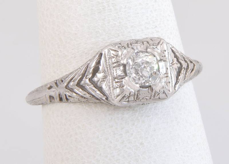 Antike Art-Deco 18K Weißgold .20Ct Echter Diamant Verlobungsring Größe 7, 25 von EstateAntiqueJewelry