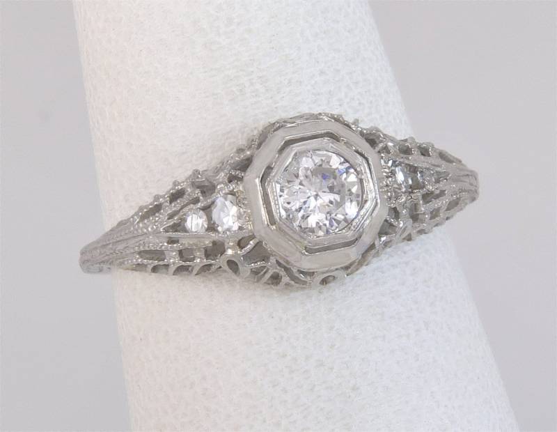 Antike Art-Deco-18K Weißgold .33Ct Echter Diamant Verlobungsring Größe 6, 75 von EstateAntiqueJewelry