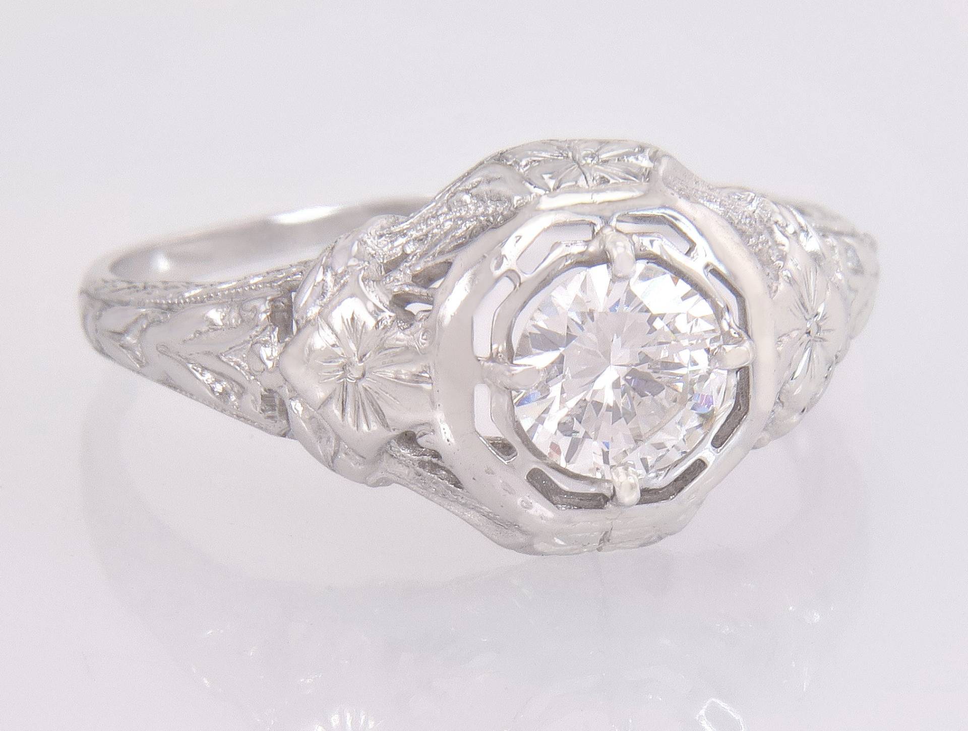 Antike Egl Zertifizierte .47Ct Diamant Blumen 18K Gold Art Deco Verlobungsring von EstateAntiqueJewelry