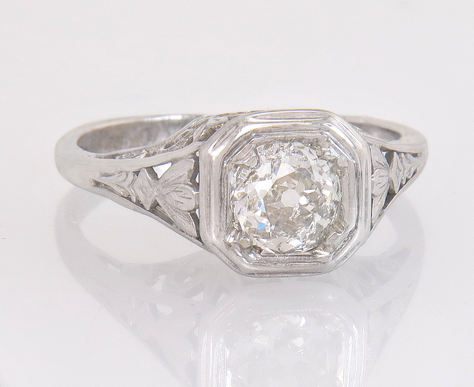 Antike Egl Zertifizierte .82Ct Diamant Im Alten Minenschliff 18K Weißgold Verlobungsring von EstateAntiqueJewelry