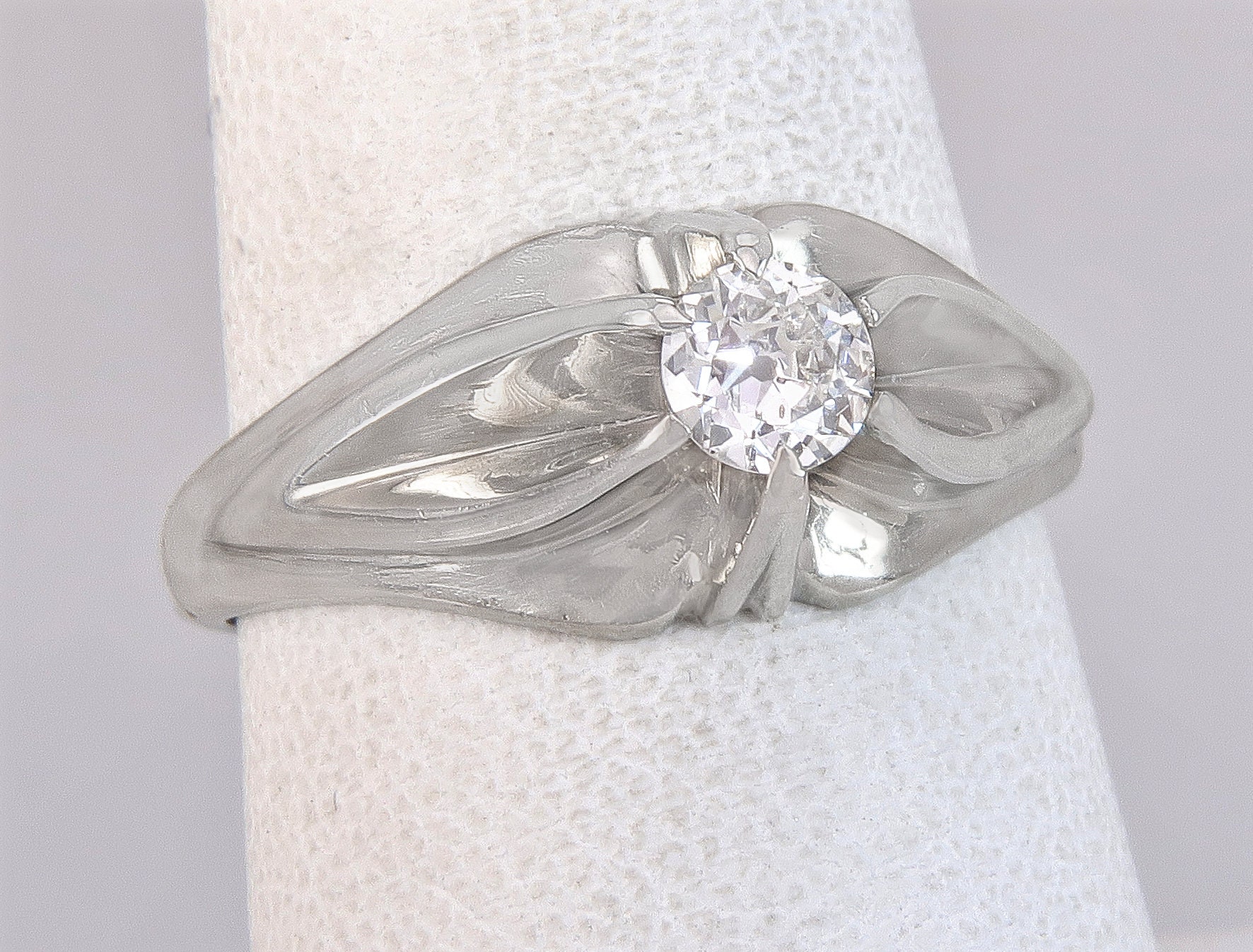 Antike Vintage 18K Weißgold .33Ct Echter Diamant Verlobungsring Größe 8 von EstateAntiqueJewelry