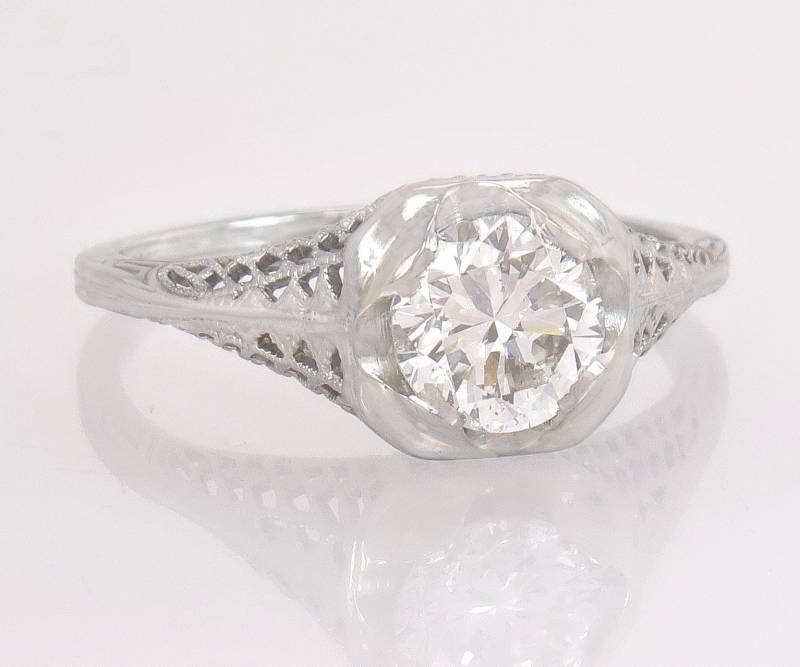 Antiker Gia-Zertifizierter .94Ct Diamant 18K Weißgold Art-Deco-Verlobungsring von EstateAntiqueJewelry