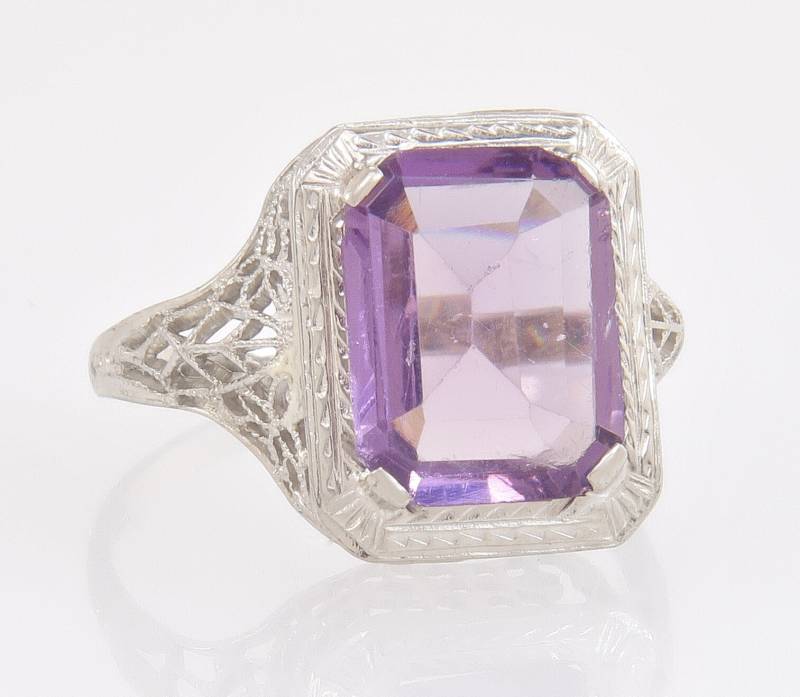 Antiker Nachlass Art Deco Filigraner 14K Weißgold 2.00Ct Amethyst Ring Größe 4, 5 von EstateAntiqueJewelry